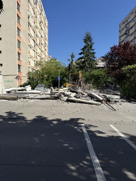 Firma Autorizata Demolam Garaje de Beton sau Tabla