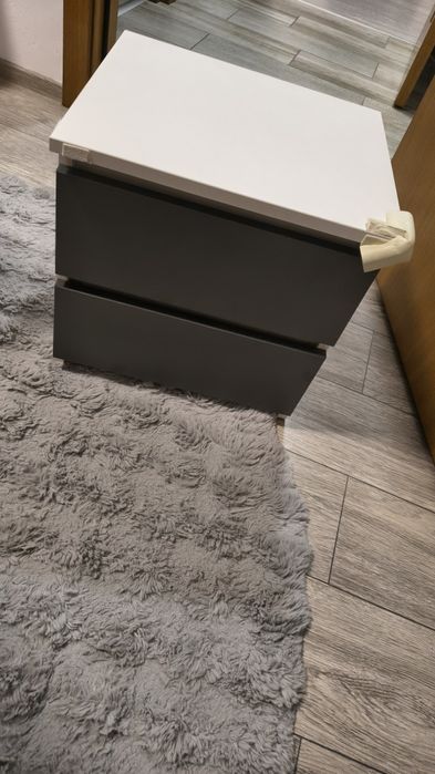 Noptiere set 2, folosite putin