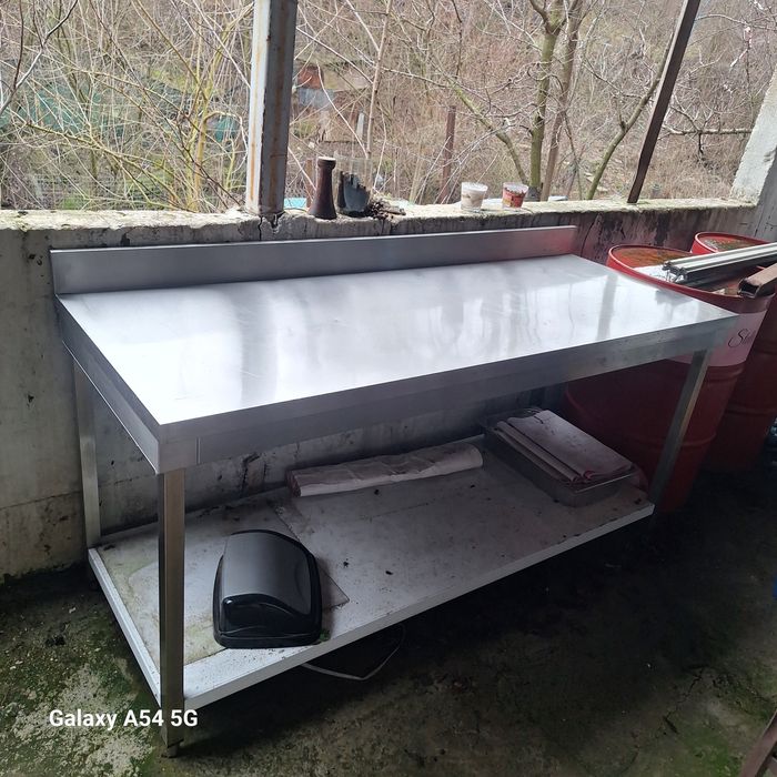 Vând masă de lucru inox