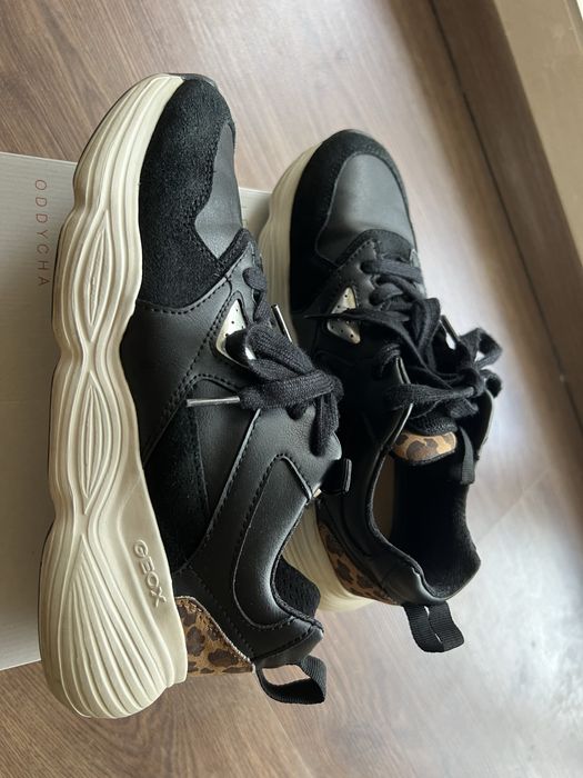 Маратонки скечърс и адидас и зара