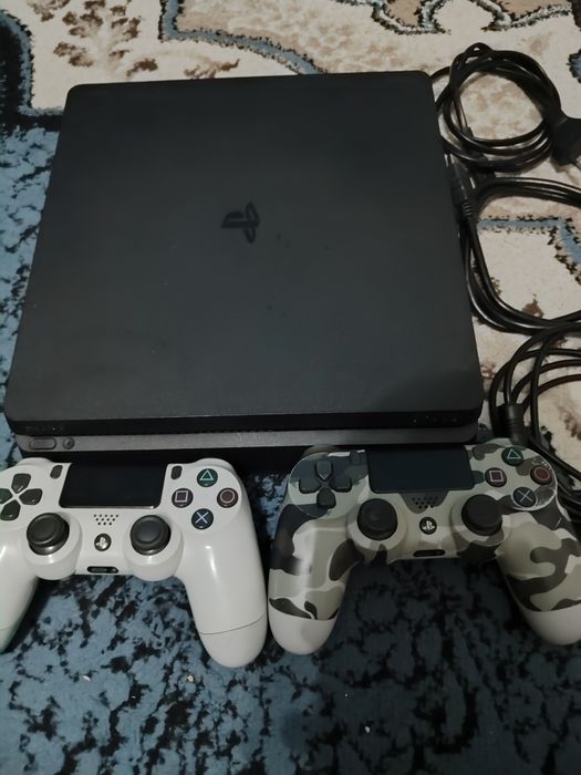 Playstation 4 slim