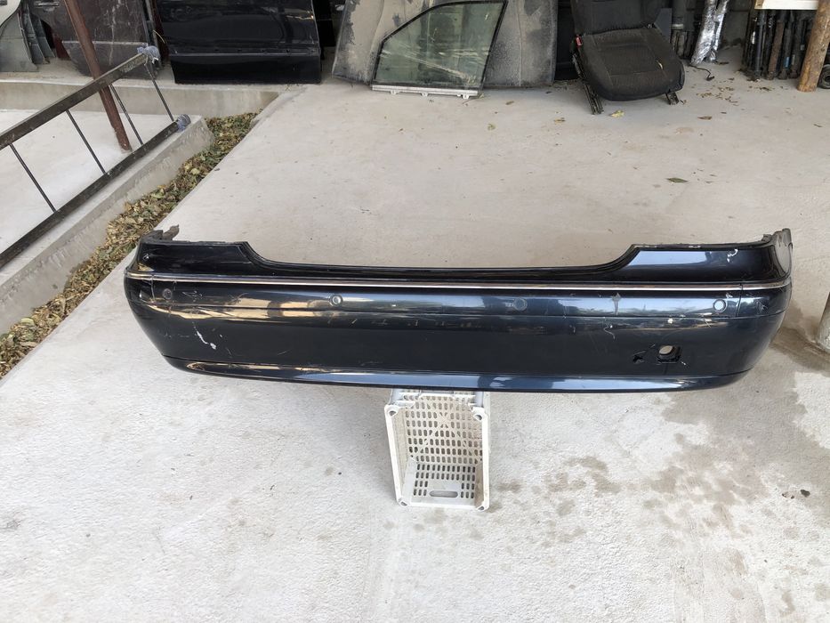 Задний бампер на w220 мерседес.