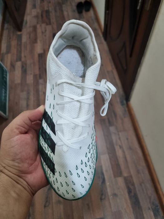 Продаётся крассовки адидас