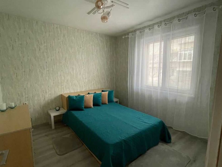 Тристаен апартамент, под наем, кв. Базар Левски