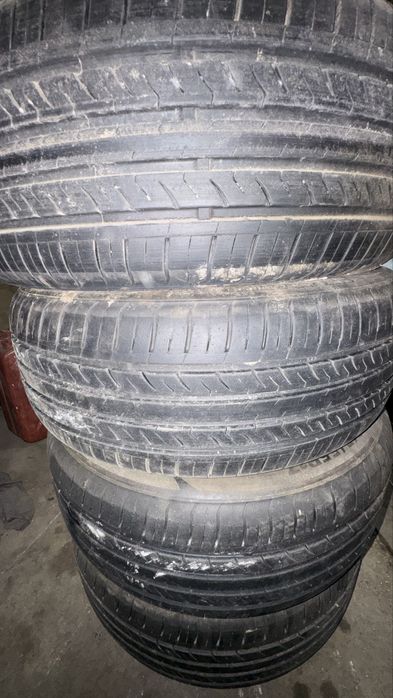 Продам Шины 215-55 R17