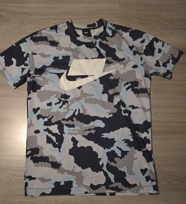 Nike тениска L размер