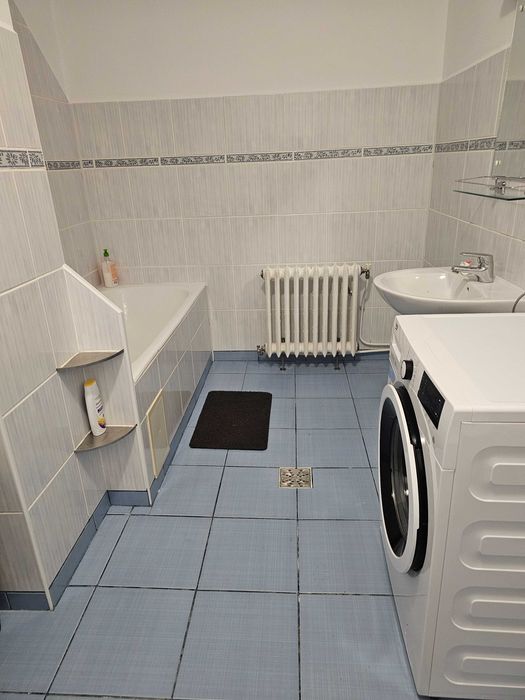 Inchiriez apartament la casa particulara pet friendly