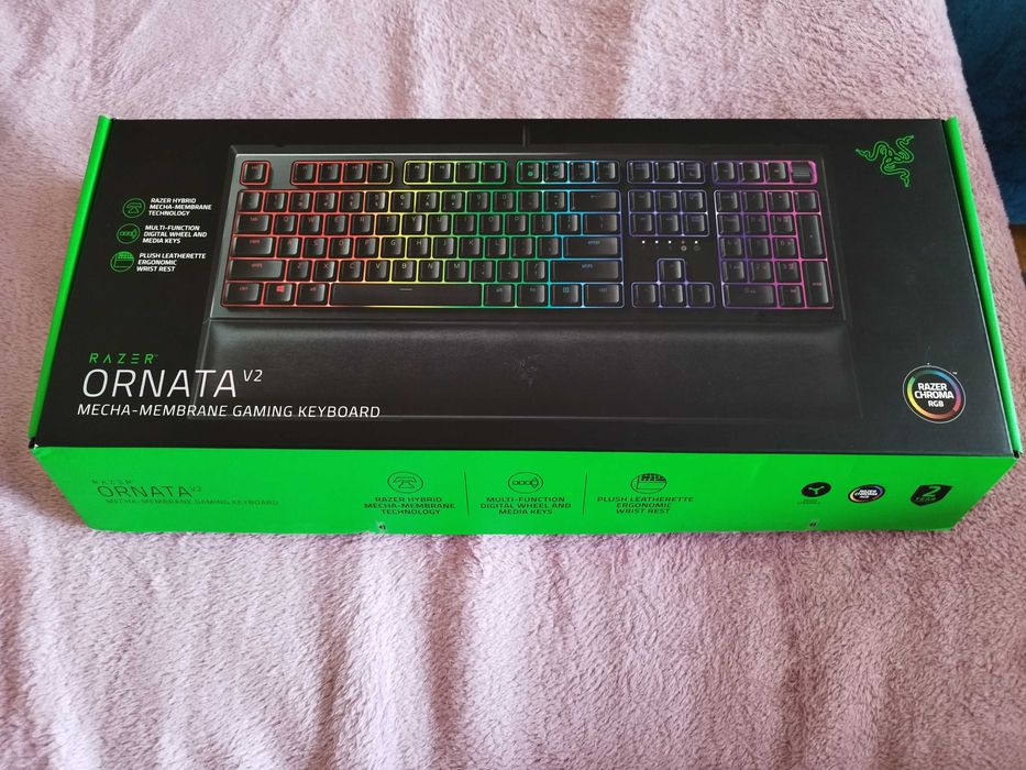 Геймърска клавиатура Razor Ornata V2