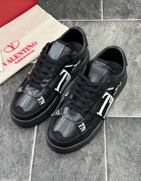 Valentino VL7N Low-Top Sneakers Black