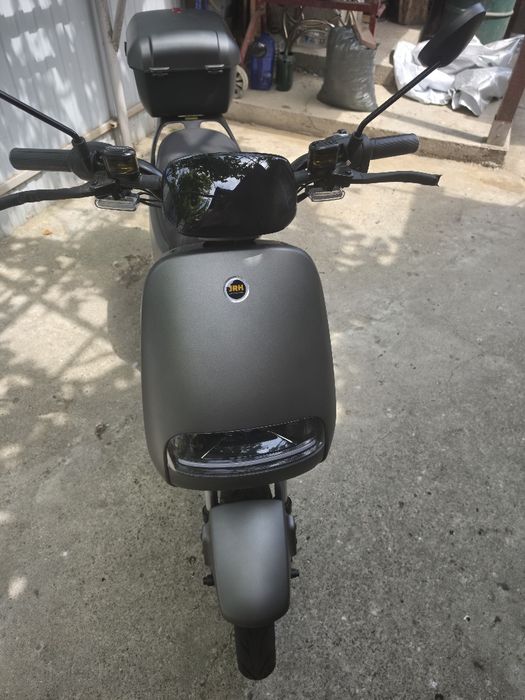 Vând scuter electric model JRH