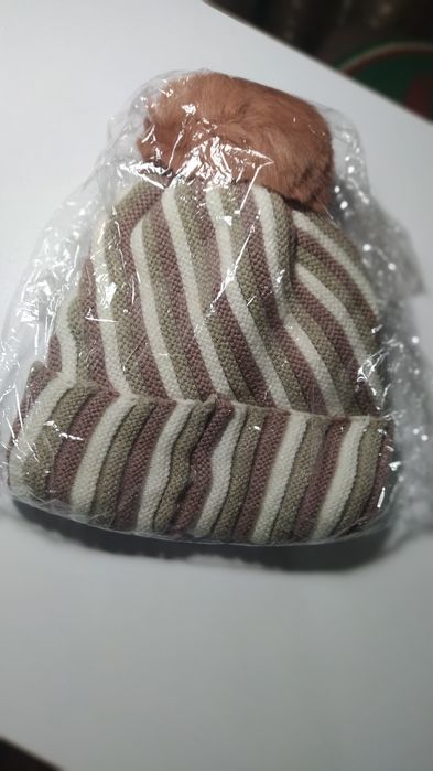 Продается шапка.