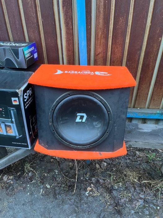 Продам отличный саббуфер