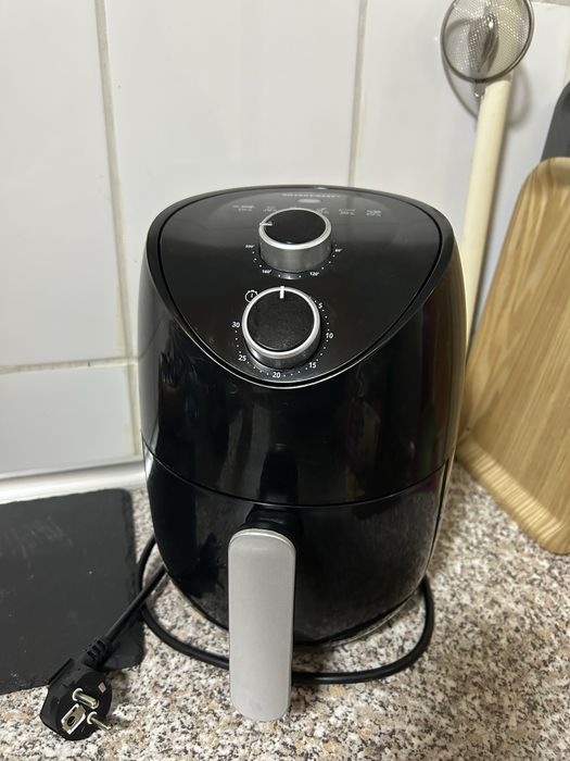 Air fryer / Friteuză cu aer cald