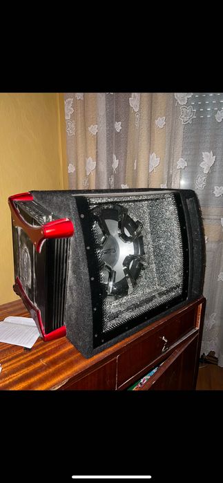 Продавам Туба с усилвател.