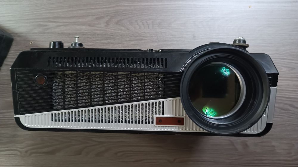 Проектор. Б/у. Работает