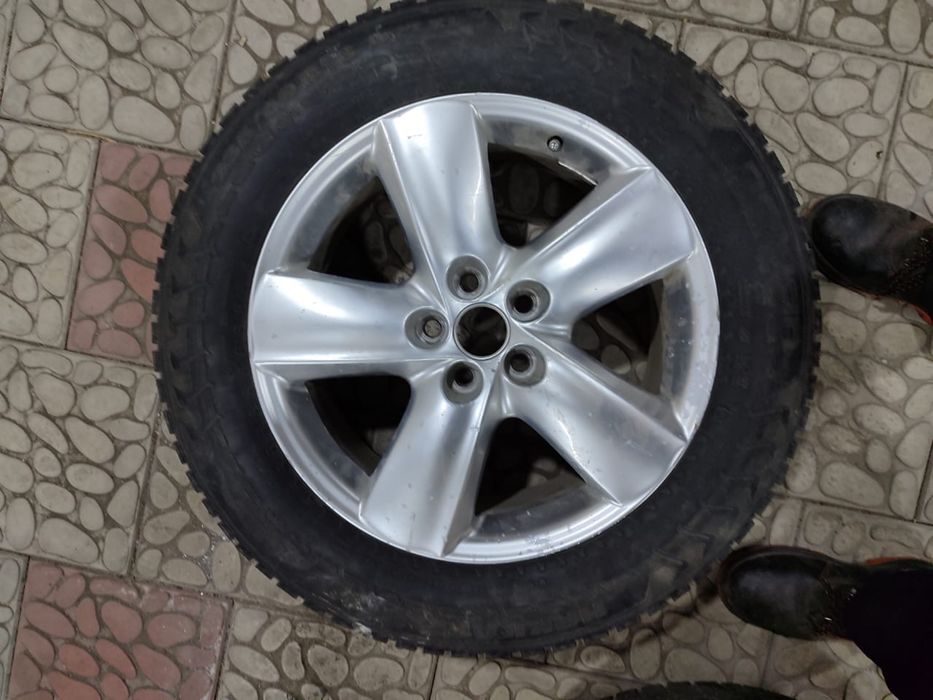 Продам диски с шинами