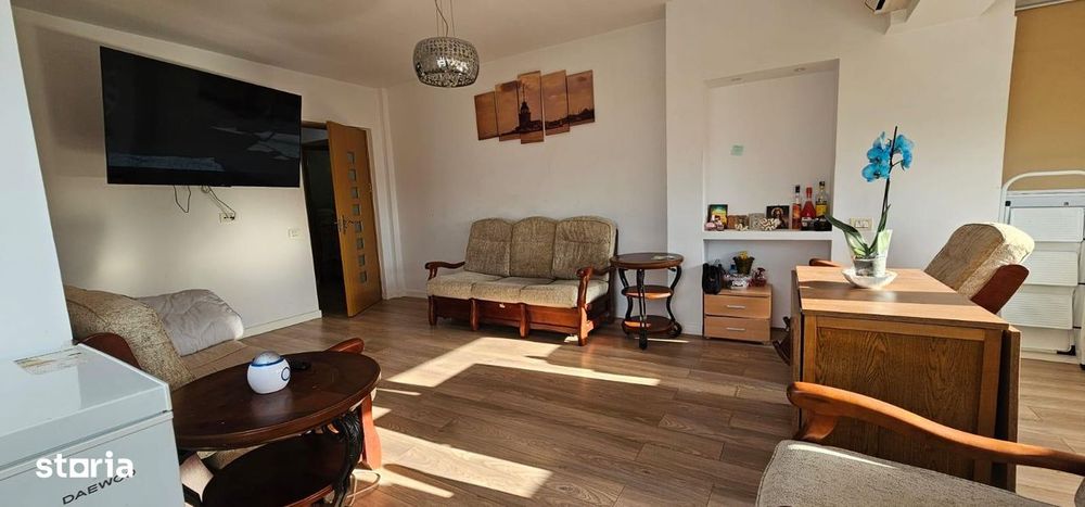 3 camere vedere panoramică - Casa de Cultură