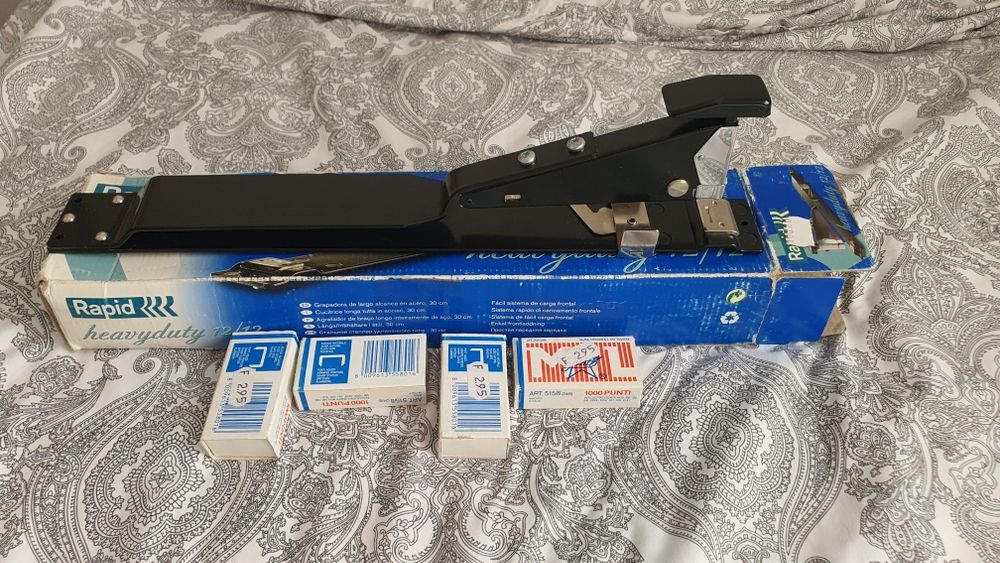 Capsator cu braț lung