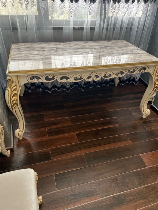 Трапезна маса с шест стола