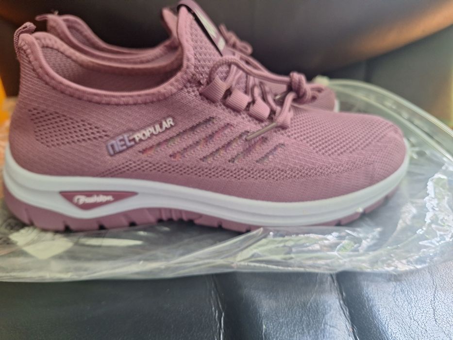 Кроссовки размер 39