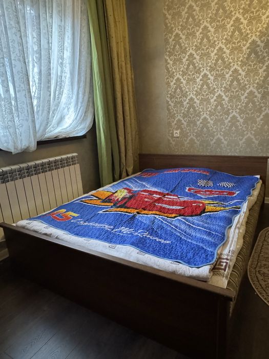 Продается спальный гарнитур
