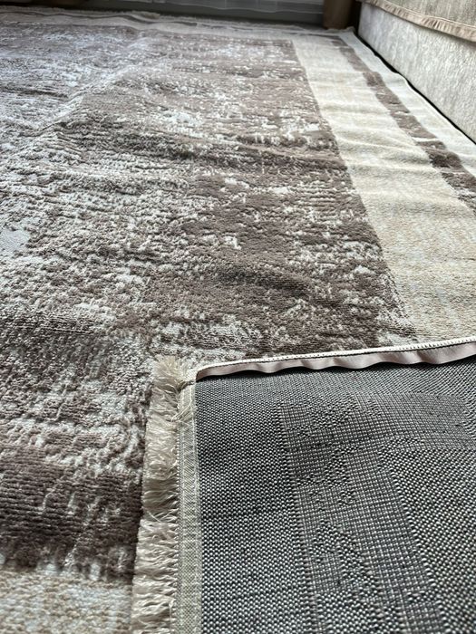 Продам турецкий новый ковёр 2×3!