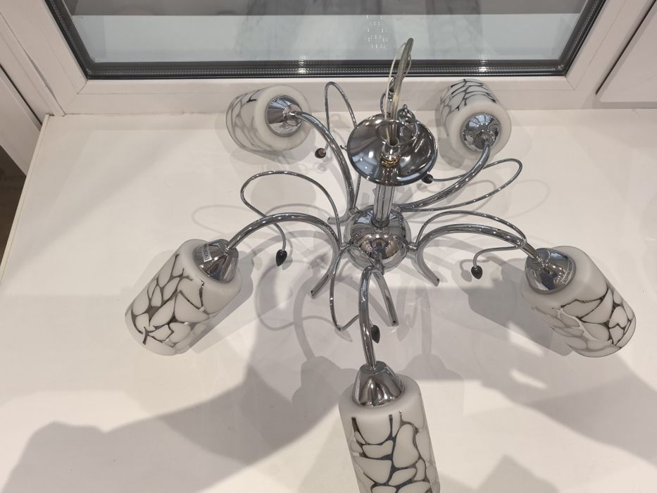 Продам люстру в кухню