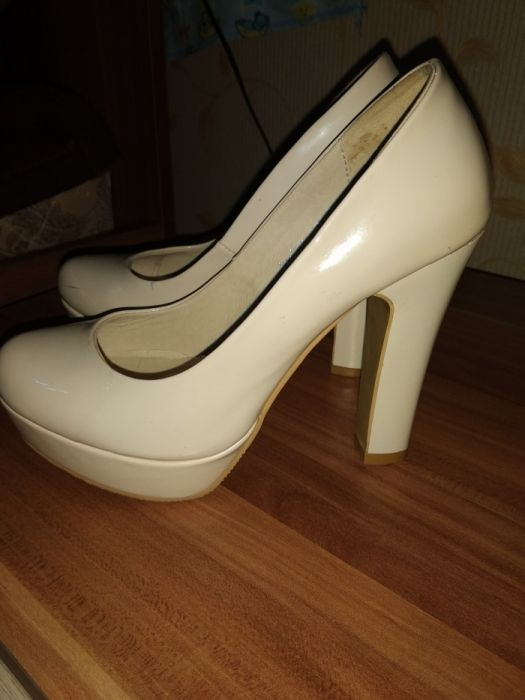 Продам обувь почти новую