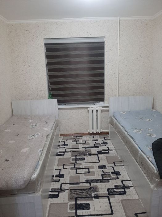 Ангрен Бозор олдида 4 хонали уй сотилади !