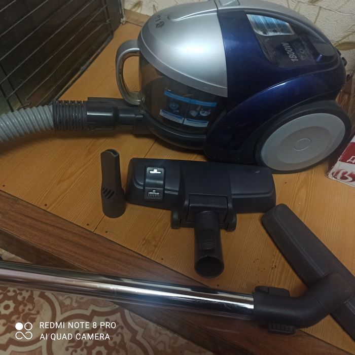 Пылесос LG 1800w
