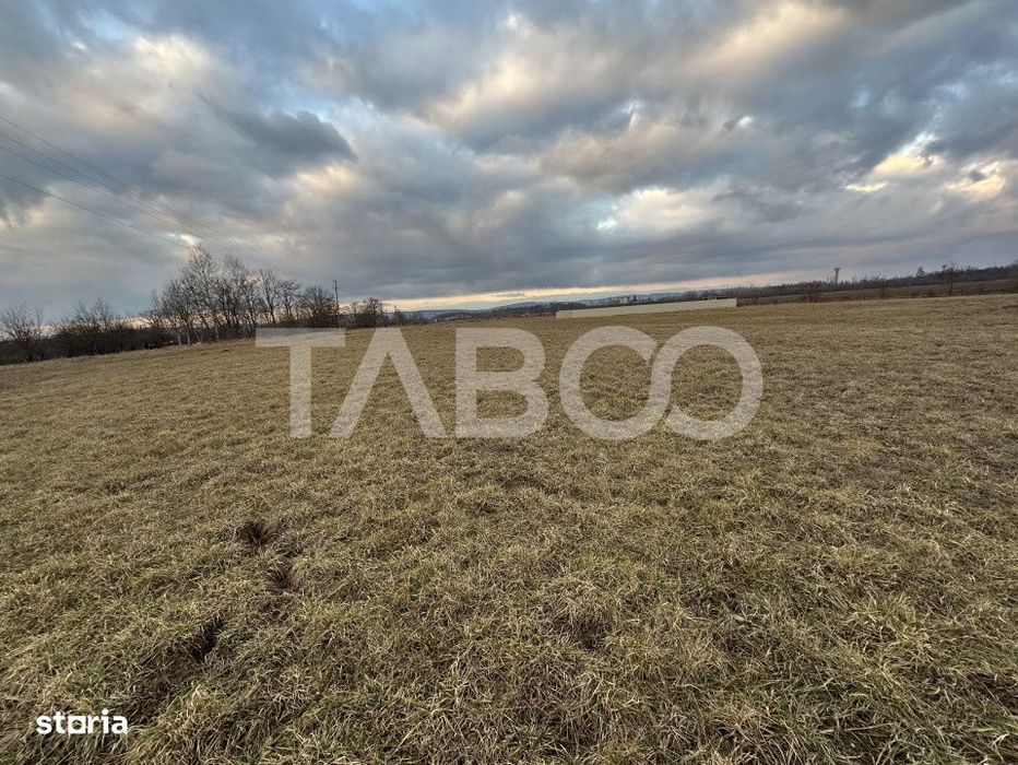 Teren intravilan 1100 mp in Hurez la 2 minute de centrul satului