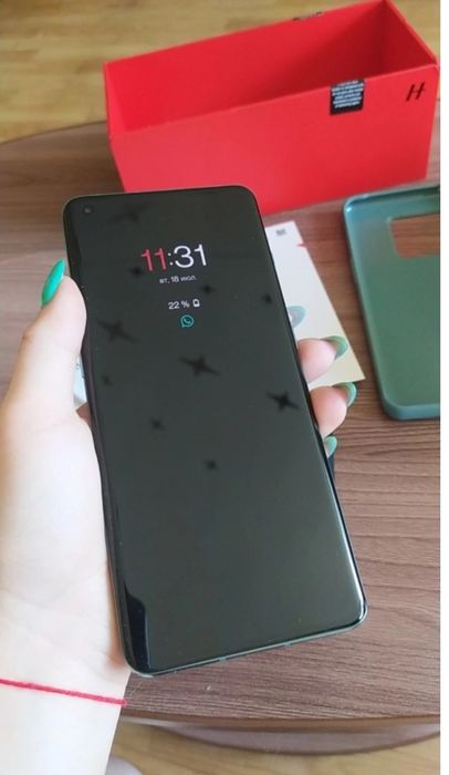 One plus 10 pro 8+8 /128