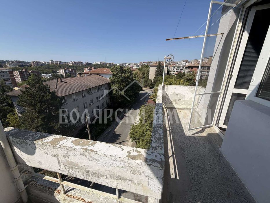 Продава се Четиристаен апартамент в Велико Търново, Център - 115 кв.м за 1261 €/кв.м - Снимка #8