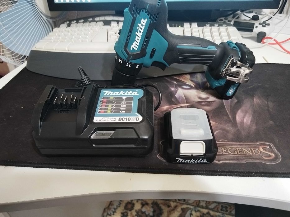 Шуруповерт Makita