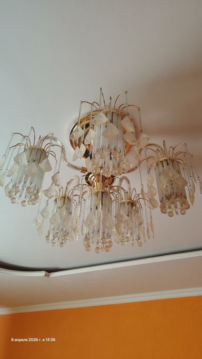 Продам люстру.         .