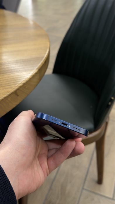 продам Iphone 12 128