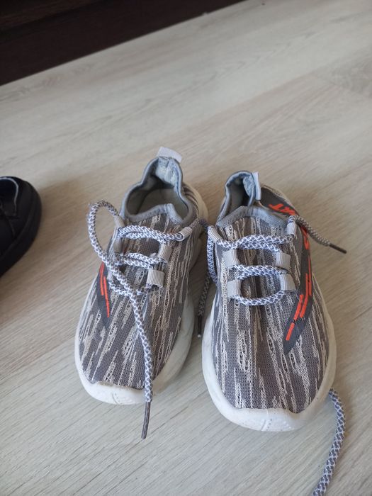 Кроссовки детские