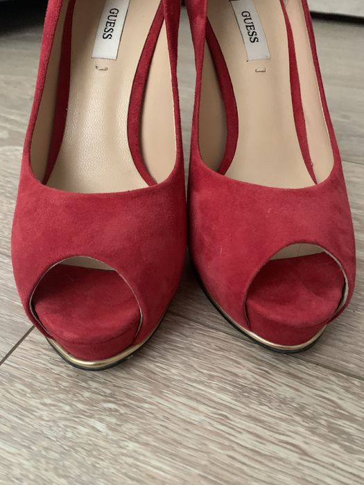 Pantofi Guess marimea 36, impecabili