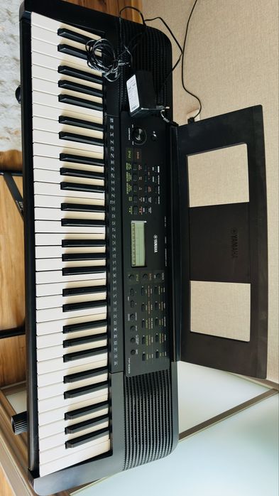 Синтезатор Yamaha PSR-E283 + стойка в подарок