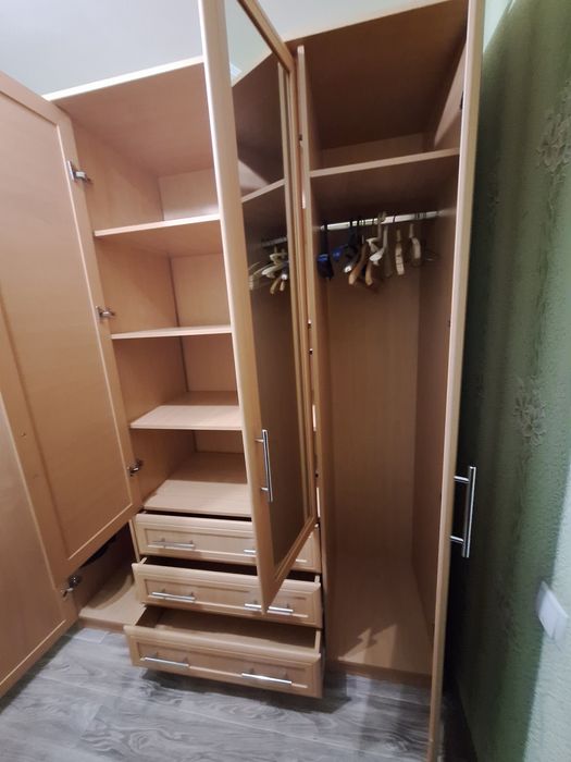 Продам два плательных шкафа