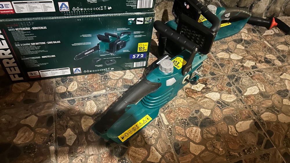 Vând aparatura pentru constructii