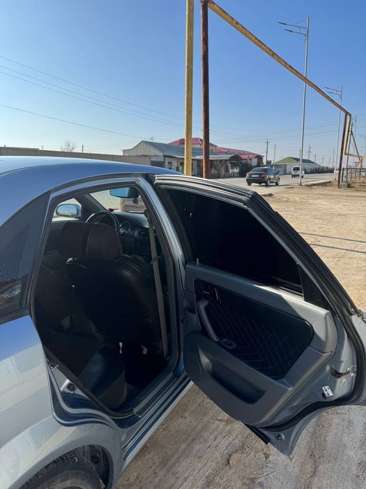 Lasetti 1,8 idalniy srochni sotiladi