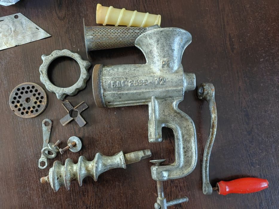 Продавам машинка за мелене на  месо