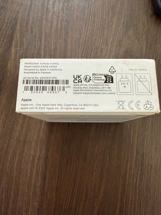 Vând Căști Apple AirPods 4 cu ANC (Active Noise Cancellation) - Noi / Sigilate