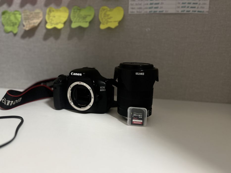 Canon 600D в отличном состояни