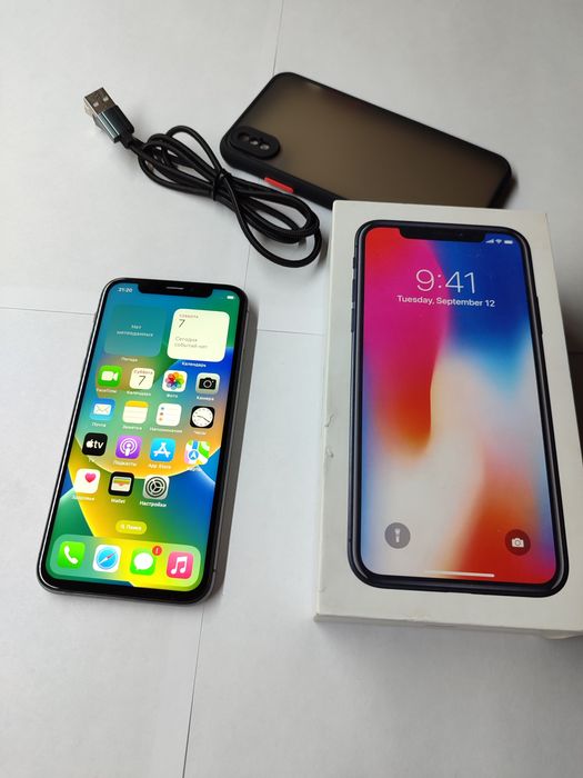 Продам iPhone X.