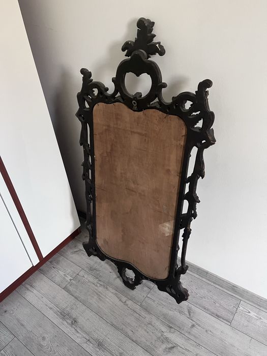 Oglinda anii 60 sculpatata manual