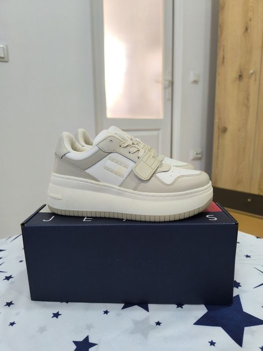 Tommy Hilfiger Calvin Klein Michael Kors Karl Lagerfeld