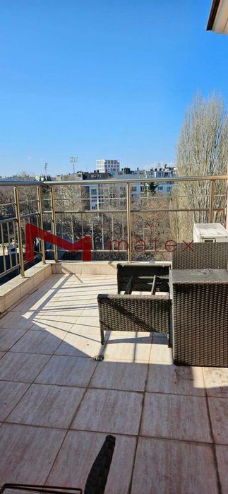 Просторен Многостаен Апартамент на отлична локация-Кателиев