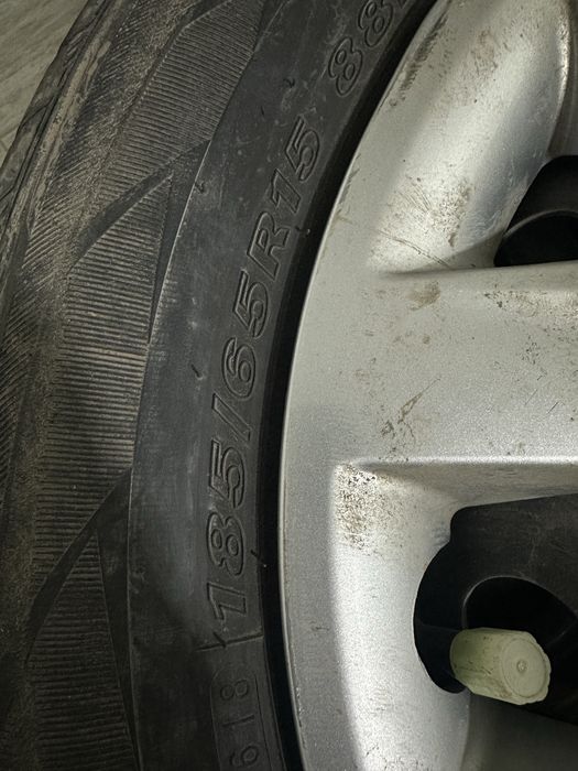 Продам шины с дисками от хундай